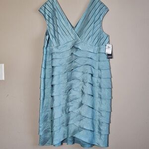 Adrianna Papell Women's 22 NWT Green Sleeveless Formal Wedding Dress Cocktails‎